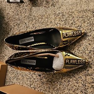 STEVE MADDEN VALA GOLD MULTI PRINTED NEWSPAPER HIGH STILETTO POINTED DRESS PUMPS